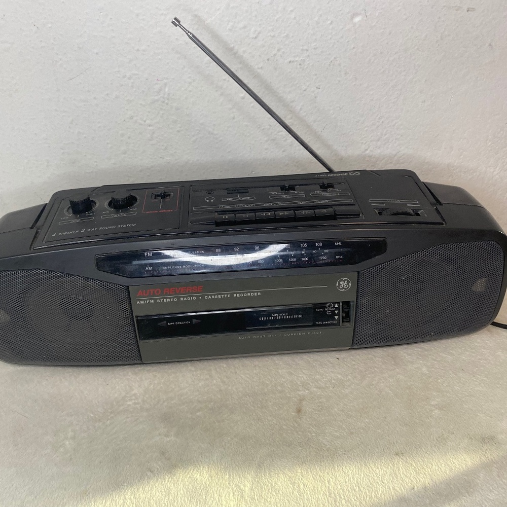 Vintage General Electric AM/FM Stereo/Cassette Recorder 3-5628A Tested Working